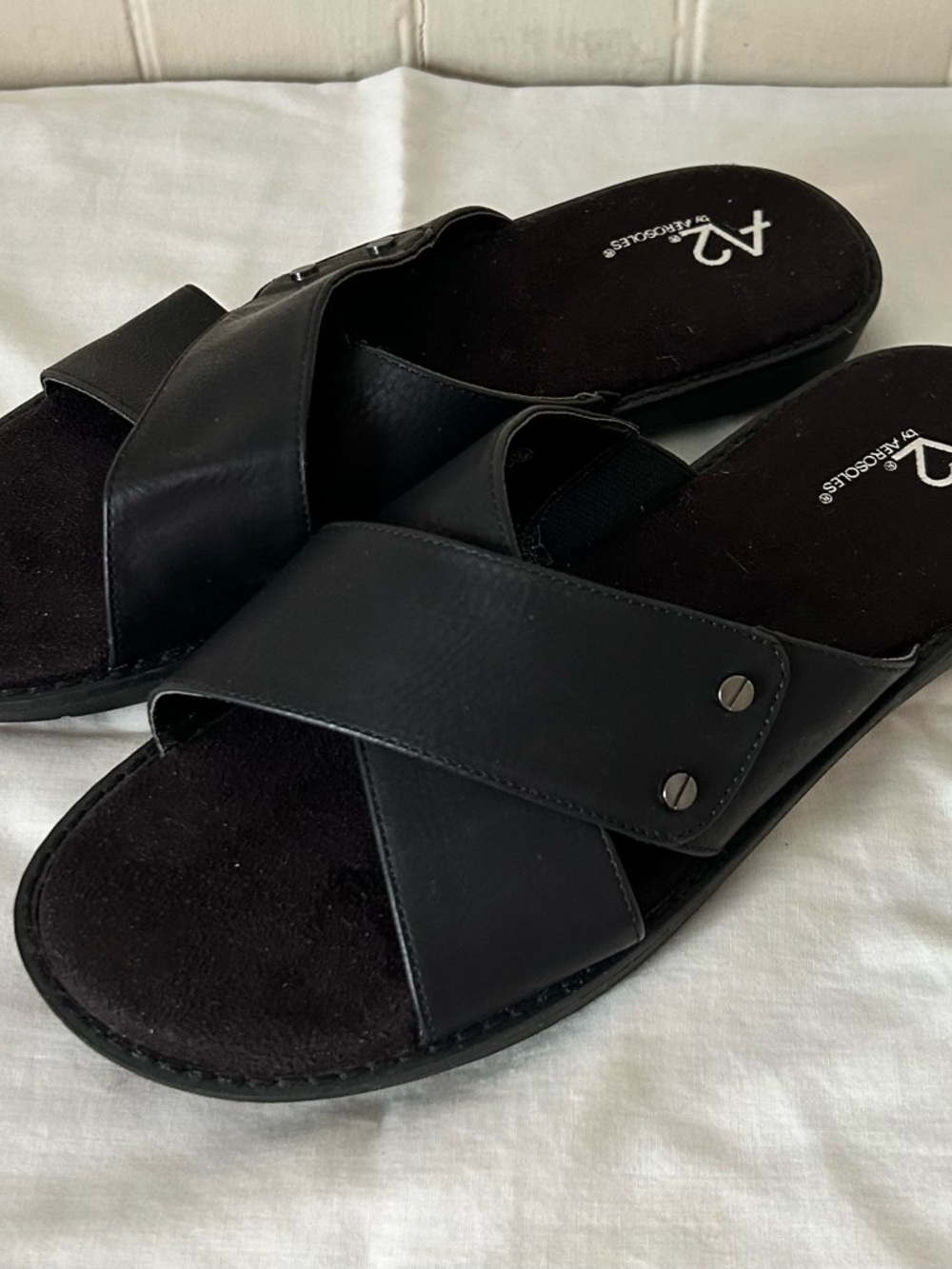 NWOT A2 by Aerosoles  Cross-Strap Black Slide Sandals/8.5